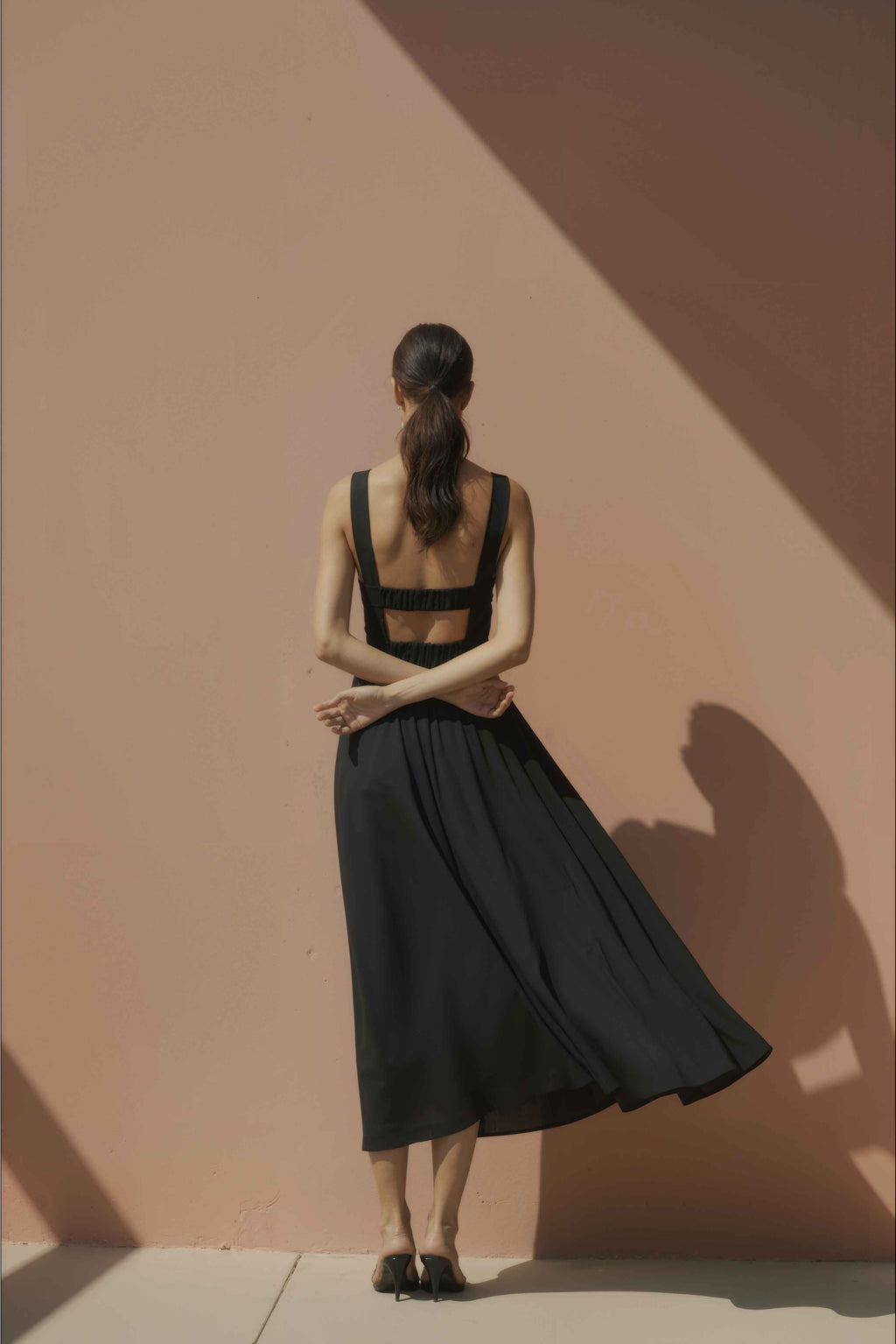 Women in Noir Black Gathered-Strap Cotton Midi Dress